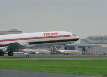 Trump Shuttle Landing at National Airport