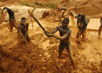Artisanal miners in Ghana - norvanreports