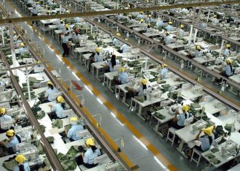 Factory workers - norvanreports
