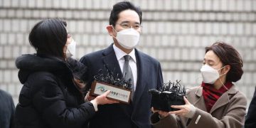 Samsung Vice Chairman Jay Lee walking out of the Seoul High Court - norvanreports