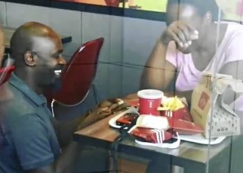 Nonhlanhla and Hector proposal at a KFC
PIC: TWITTER