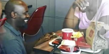 Nonhlanhla and Hector proposal at a KFC
PIC: TWITTER