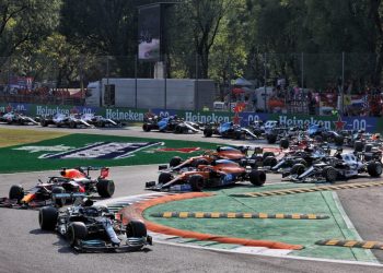 Valtteri Bottas (FIN) Mercedes AMG F1 W12 leads at the start.
11.09.2021. Formula 1 World Championship, Rd 14, Italian Grand Prix, Monza, Italy, Sprint Day.
- www.xpbimages.com, EMail: requests@xpbimages.com © Copyright: Batchelor / XPB Images