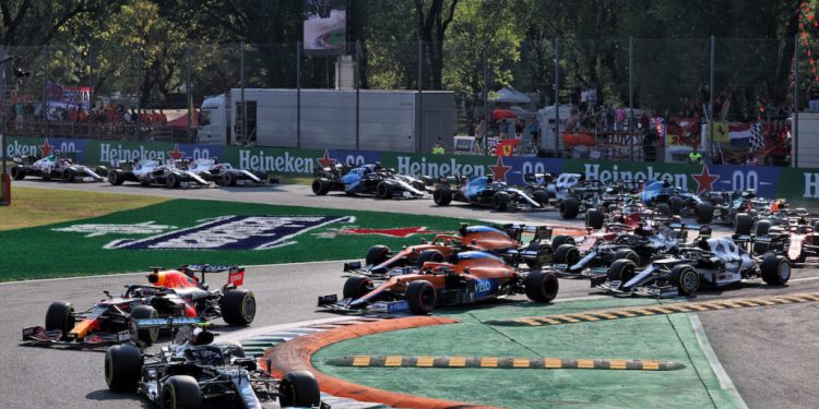 Valtteri Bottas (FIN) Mercedes AMG F1 W12 leads at the start.
11.09.2021. Formula 1 World Championship, Rd 14, Italian Grand Prix, Monza, Italy, Sprint Day.
- www.xpbimages.com, EMail: requests@xpbimages.com © Copyright: Batchelor / XPB Images