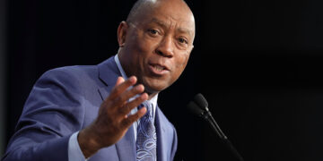 WASHINGTON, DC - JANUARY 25:  Houston Mayor Sylvester Turner addresses the U.S. Conference of Mayors 86th annual Winter Meeting at the Capitol Hilton January 25, 2018 in Washington, DC. The non-partisan conference of mayors from cities with populations of 300,000 or larger meet annually in Washington, DC.  (Photo by Chip Somodevilla/Getty Images)
