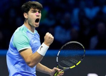 TURIN, ITALY - NOVEMBER 13: Carlos Alcaraz of Spain celebrates a point during his match against Andrey Rublev of Russia during day four of the Nitto ATP finals 2024 at Inalpi Arena on November 13, 2024 in Turin, Italy. (Photo by Giampiero Sposito/Getty Images)