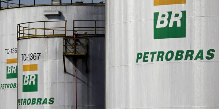 FILE PHOTO: The logo of Brazil's state-run Petrobras oil company is seen on a tank in at Petrobras Paulinia refinery in Paulinia, Brazil July 1, 2017. REUTERS/Paulo Whitaker