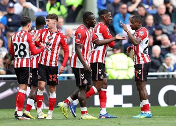 LIVERPOOL, ENGLAND - MAY 17: Brian Brobbey of Sunderland celebrates scoring his team's first goal with teammates during the Premier League match between Everton and Sunderland at Hill Dickinson Stadium on May 17, 2026 in Liverpool, England. (Photo by Matt McNulty/Getty Images)
